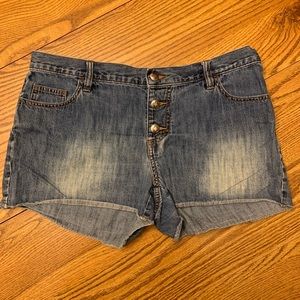 Denim cut-off shorts